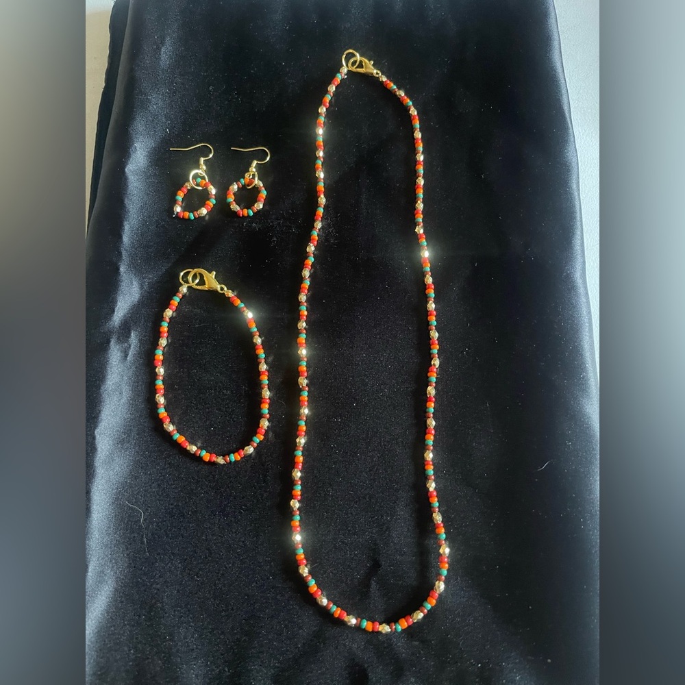 Elegant Multicolor Beaded Necklace Set